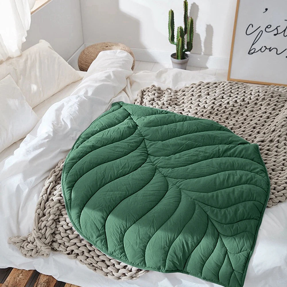 Leaf-Shaped Pet Bed Mat – Cozy, Stylish & Perfect for Every Pet
