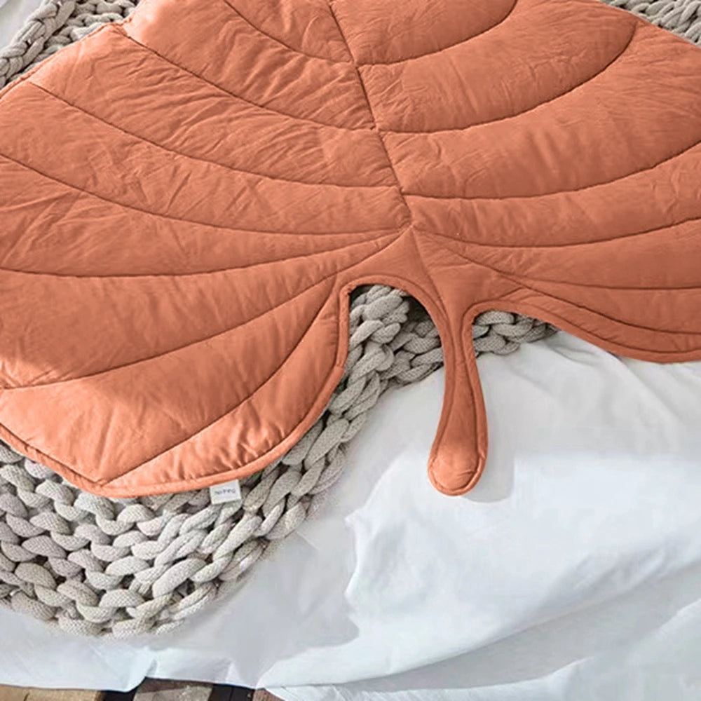 Leaf-Shaped Pet Bed Mat – Cozy, Stylish & Perfect for Every Pet