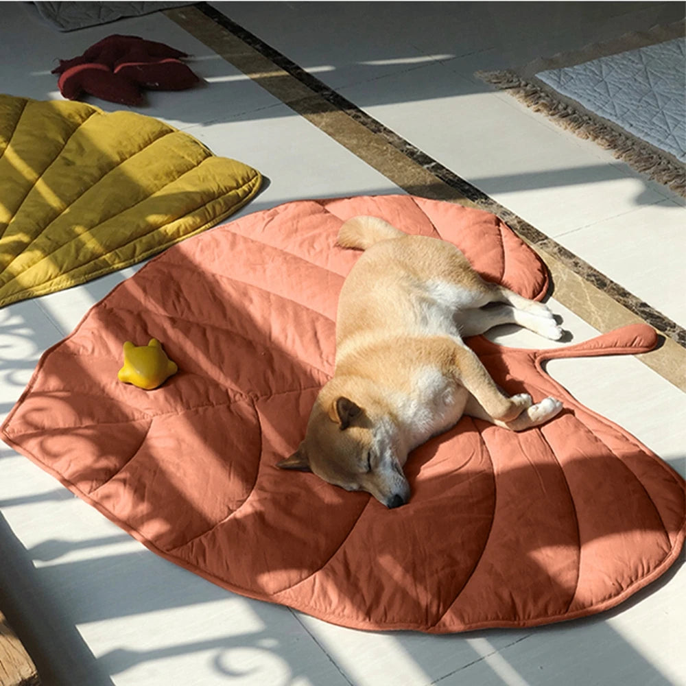 Leaf-Shaped Pet Bed Mat – Cozy, Stylish & Perfect for Every Pet