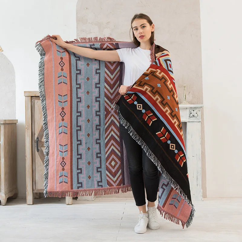 Cozy Geometric Cotton-Linen Blanket for Outdoor Adventures and Pet Lovers