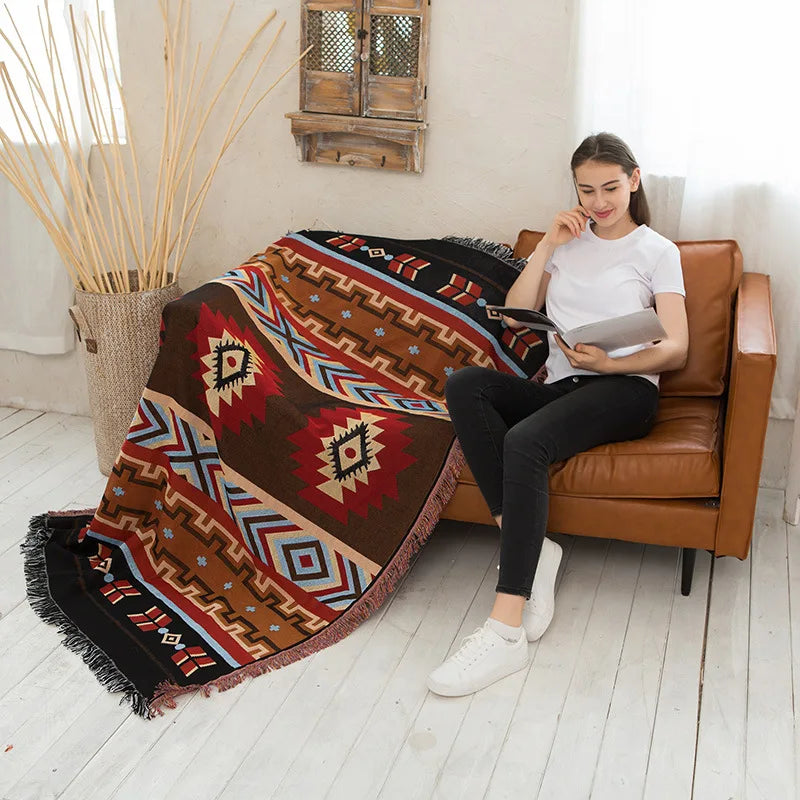 Cozy Geometric Cotton-Linen Blanket for Outdoor Adventures and Pet Lovers
