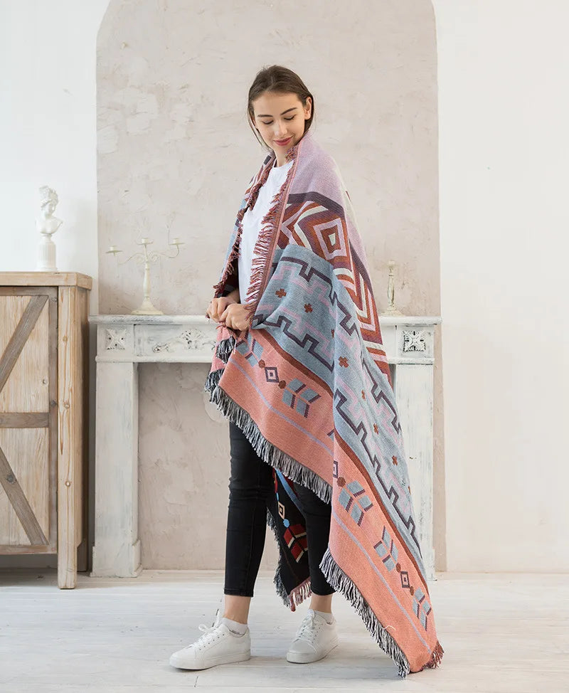 Cozy Geometric Cotton-Linen Blanket for Outdoor Adventures and Pet Lovers