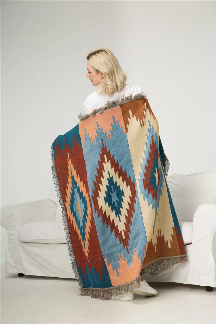 Cozy Geometric Cotton-Linen Blanket for Outdoor Adventures and Pet Lovers