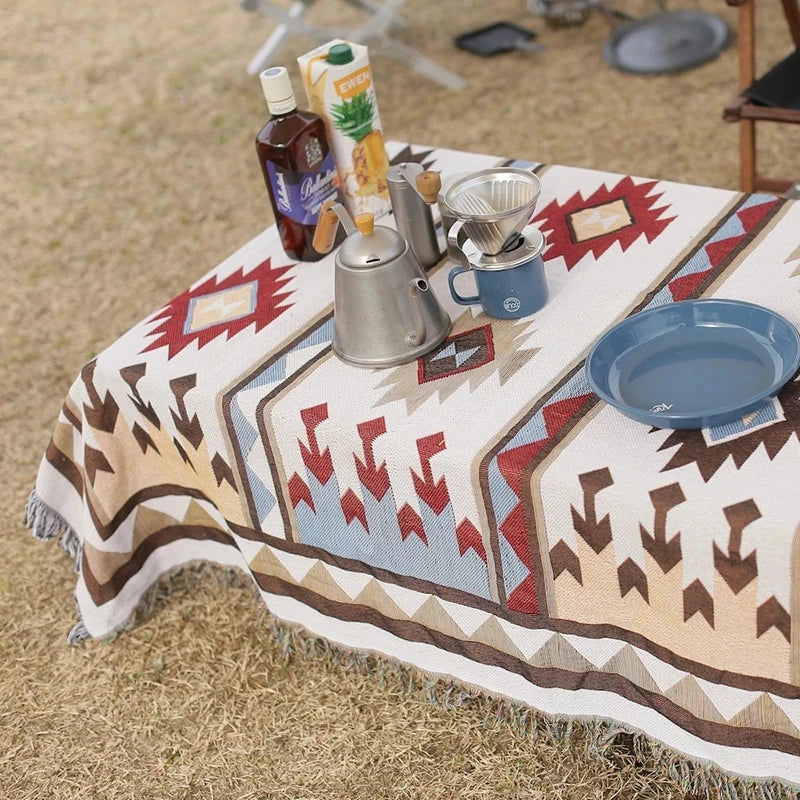 Cozy Geometric Cotton-Linen Blanket for Outdoor Adventures and Pet Lovers