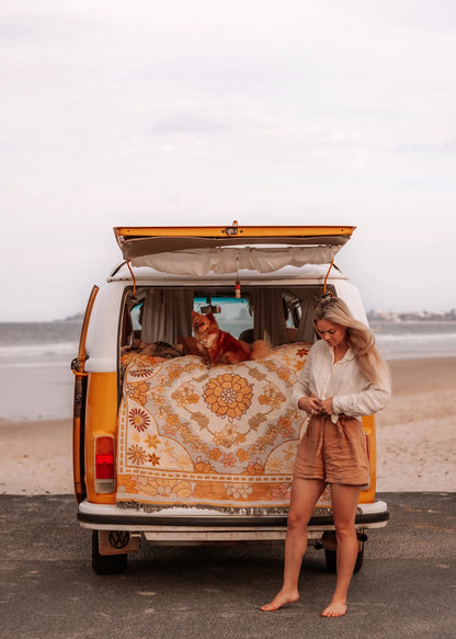 Kawaii Pet Blanket – Stylish & Versatile for Home, Travel, and Pets