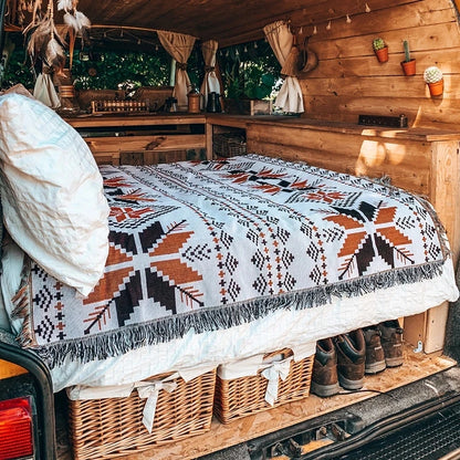 Cozy Geometric Cotton-Linen Blanket for Outdoor Adventures and Pet Lovers