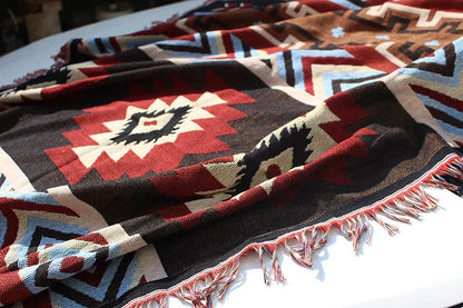 Cozy Geometric Cotton-Linen Blanket for Outdoor Adventures and Pet Lovers