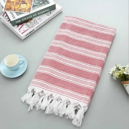 Bubble Kiss Turkish Beach Towel – Stylish, Quick-Dry Comfort for Pet-Loving Trendsetters