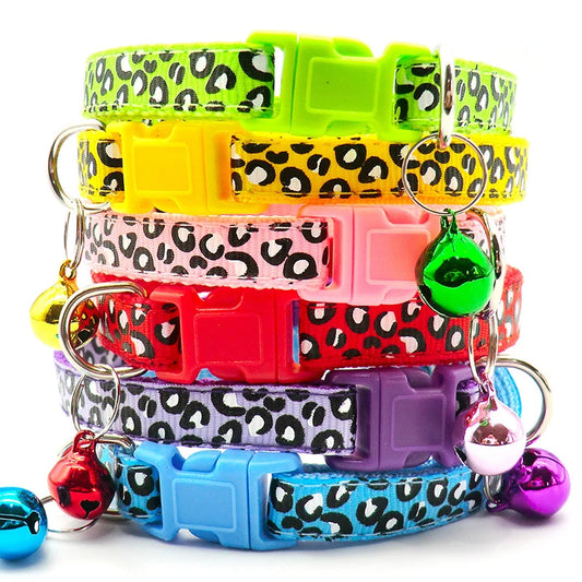 Leopard Print Adjustable Cat Collar – Stylish, Comfortable & Bell-Equipped for fashionable pets
