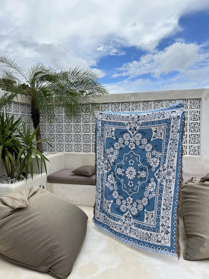 Kawaii Pet Blanket – Stylish & Versatile for Home, Travel, and Pets