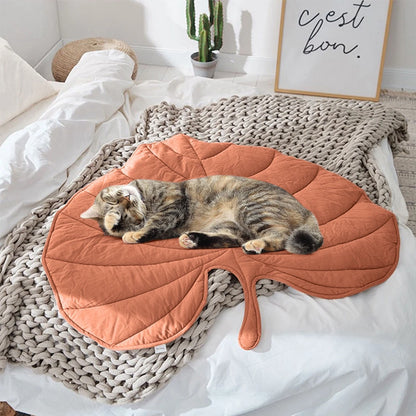 Leaf-Shaped Pet Bed Mat – Cozy, Stylish & Perfect for Every Pet