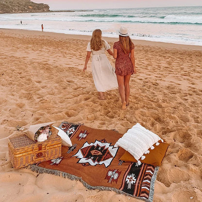 Cozy Geometric Cotton-Linen Blanket for Outdoor Adventures and Pet Lovers