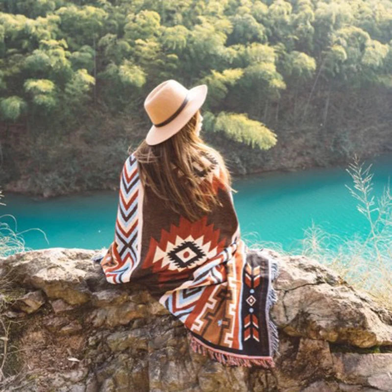 Cozy Geometric Cotton-Linen Blanket for Outdoor Adventures and Pet Lovers