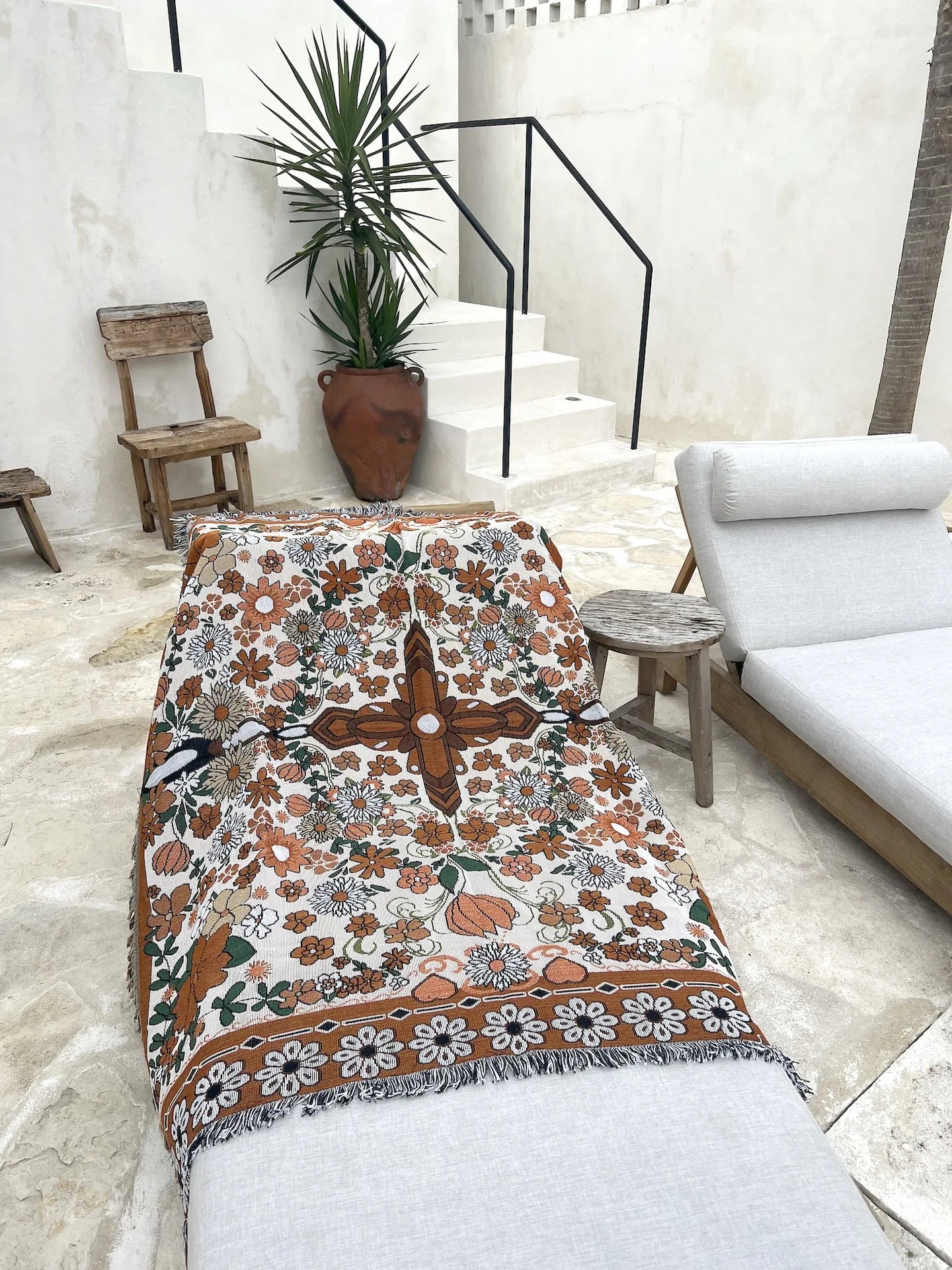 Kawaii Pet Blanket – Stylish & Versatile for Home, Travel, and Pets