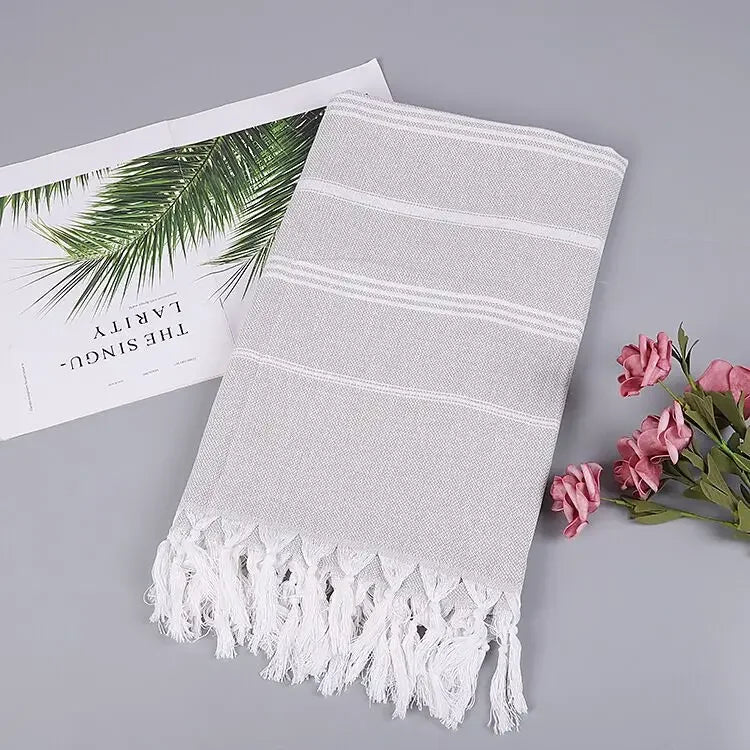 Bubble Kiss Turkish Beach Towel – Stylish, Quick-Dry Comfort for Pet-Loving Trendsetters