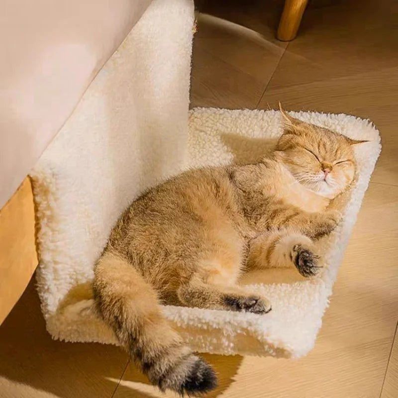 Hanging Cat Bed – Perfect for Movie Night with Your Furry Friend!