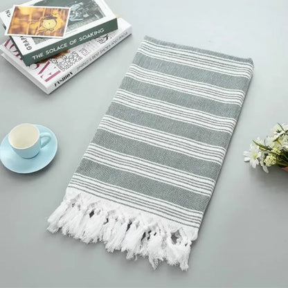 Bubble Kiss Turkish Beach Towel – Stylish, Quick-Dry Comfort for Pet-Loving Trendsetters