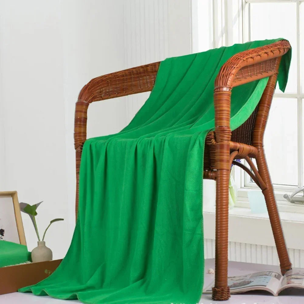 Quick-Dry Microfiber Bath Towel – Perfect for Active Pet Owners