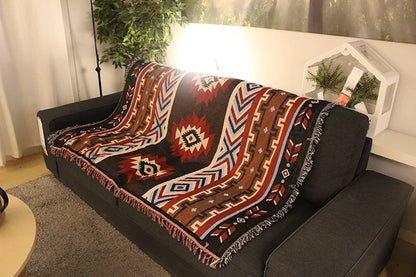 Cozy Geometric Cotton-Linen Blanket for Outdoor Adventures and Pet Lovers