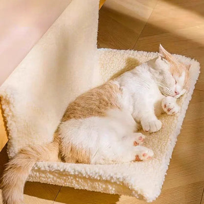 Hanging Cat Bed – Perfect for Movie Night with Your Furry Friend!