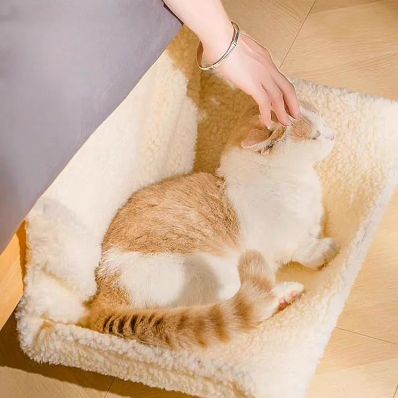 Hanging Cat Bed – Perfect for Movie Night with Your Furry Friend!