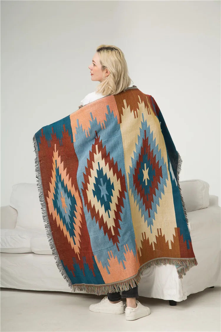 Cozy Geometric Cotton-Linen Blanket for Outdoor Adventures and Pet Lovers