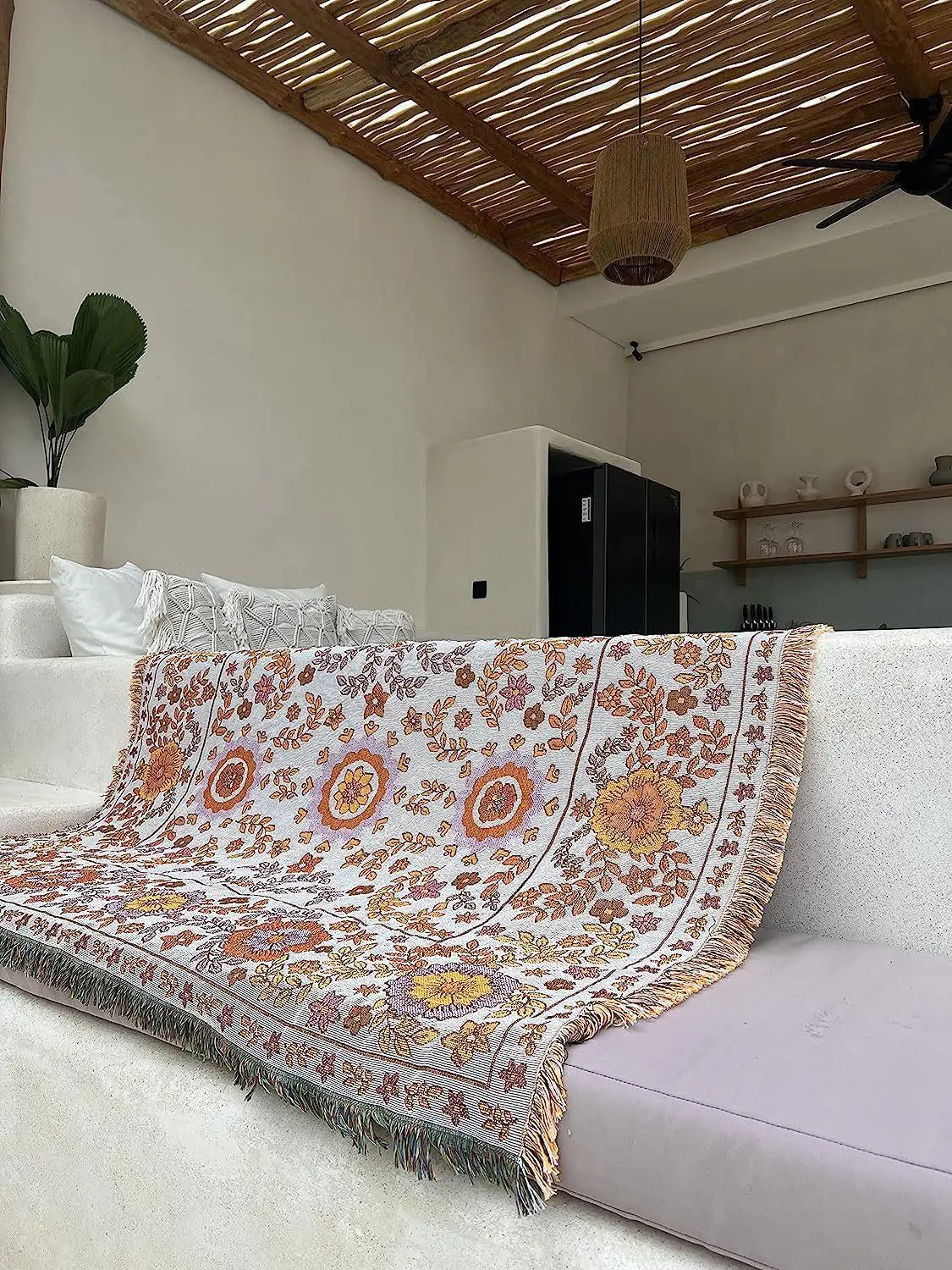 Kawaii Pet Blanket – Stylish & Versatile for Home, Travel, and Pets