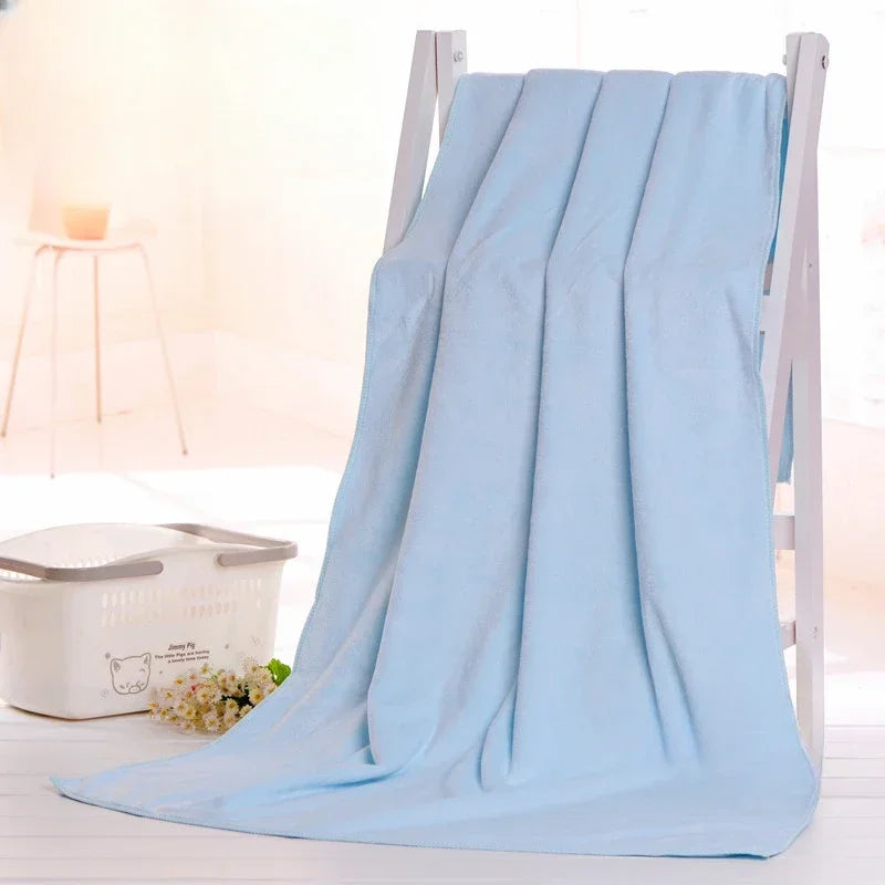 Quick-Dry Microfiber Bath Towel – Perfect for Active Pet Owners