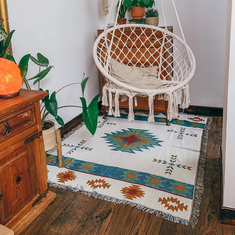 Cozy Geometric Cotton-Linen Blanket for Outdoor Adventures and Pet Lovers