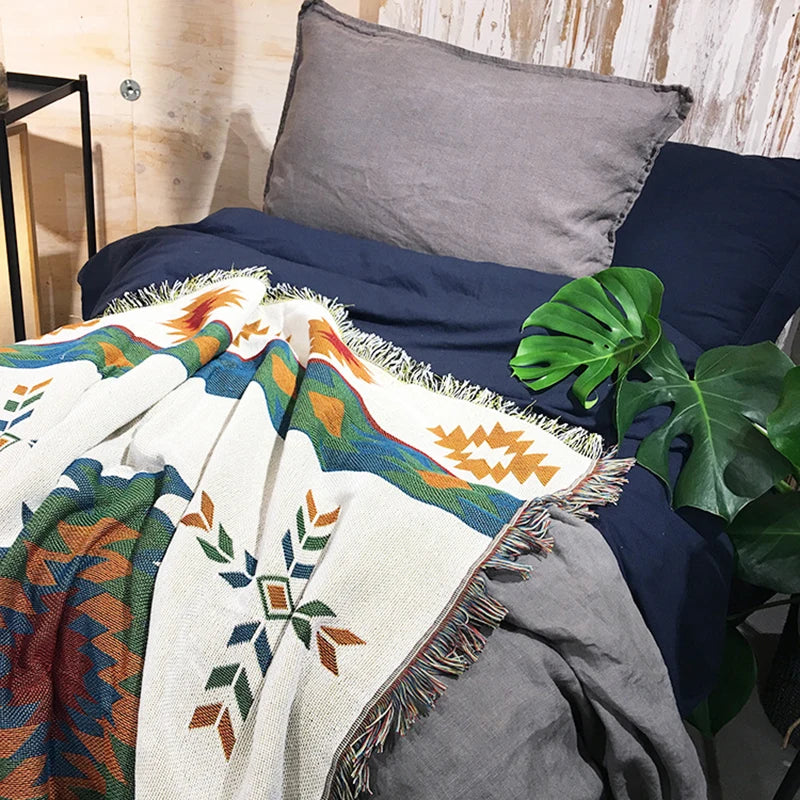 Cozy Geometric Cotton-Linen Blanket for Outdoor Adventures and Pet Lovers