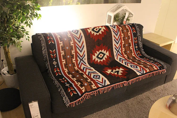 Cozy Geometric Cotton-Linen Blanket for Outdoor Adventures and Pet Lovers