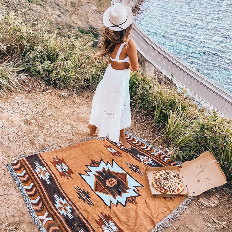 Cozy Geometric Cotton-Linen Blanket for Outdoor Adventures and Pet Lovers