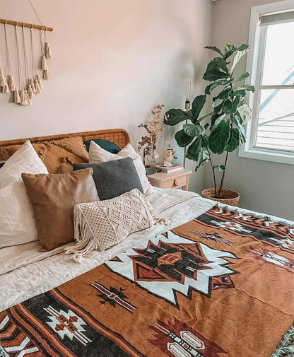 Cozy Geometric Cotton-Linen Blanket for Outdoor Adventures and Pet Lovers