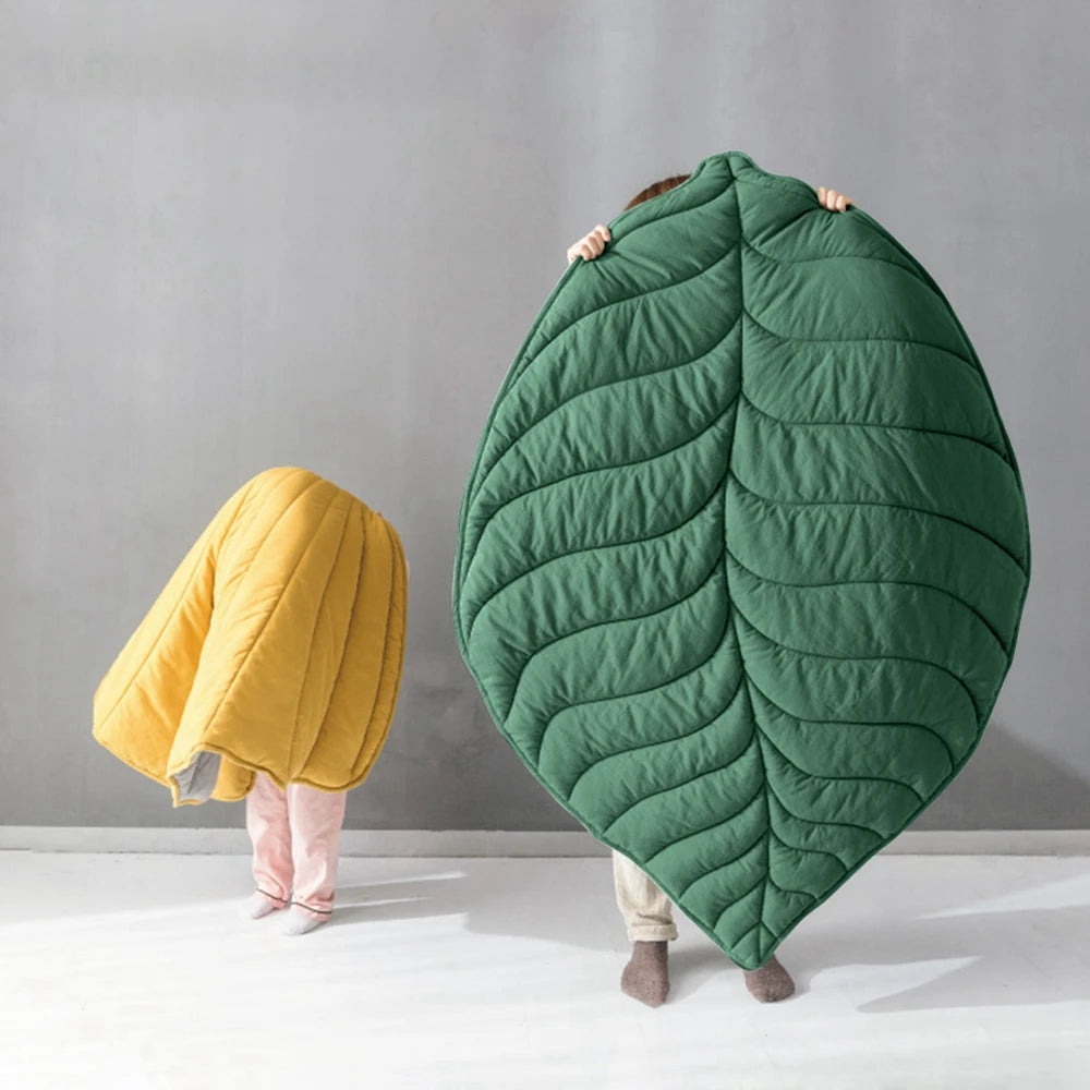 Leaf-Shaped Pet Bed Mat – Cozy, Stylish & Perfect for Every Pet