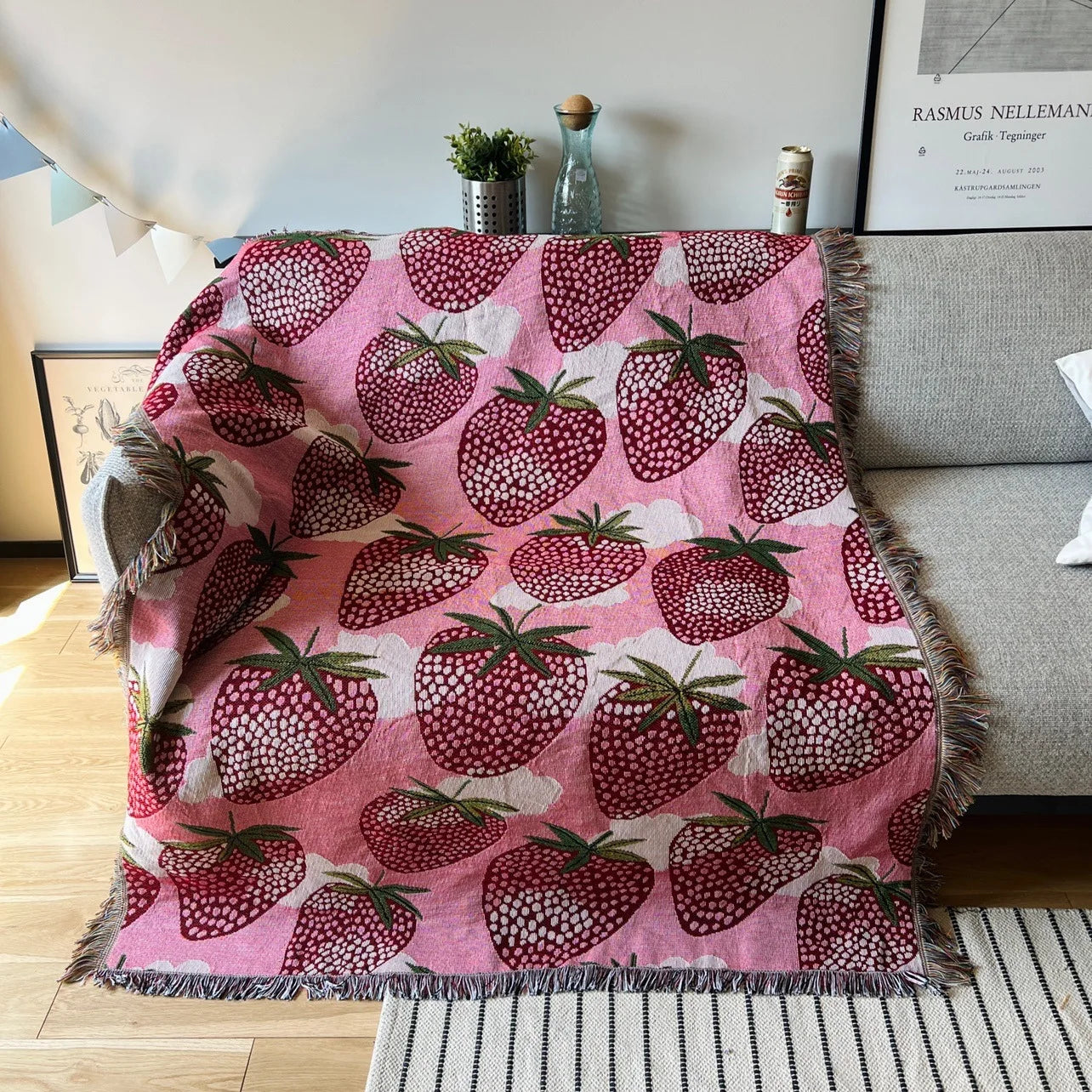 Kawaii Pet Blanket – Stylish & Versatile for Home, Travel, and Pets