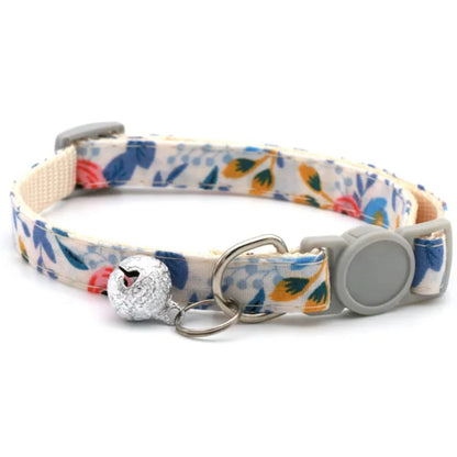 Chic Daisy-Print Adjustable Neck Scarf for Stylish Cats