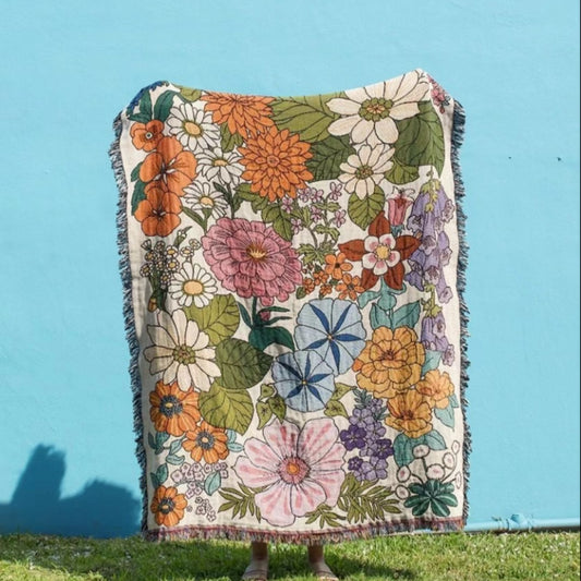 Floral Thread Blanket – Stylish, Durable & Perfect for Home and Adventures and Pet's Comfort