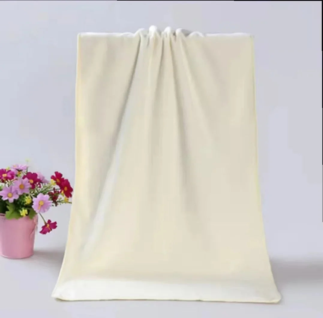 Quick-Dry Microfiber Bath Towel – Perfect for Active Pet Owners