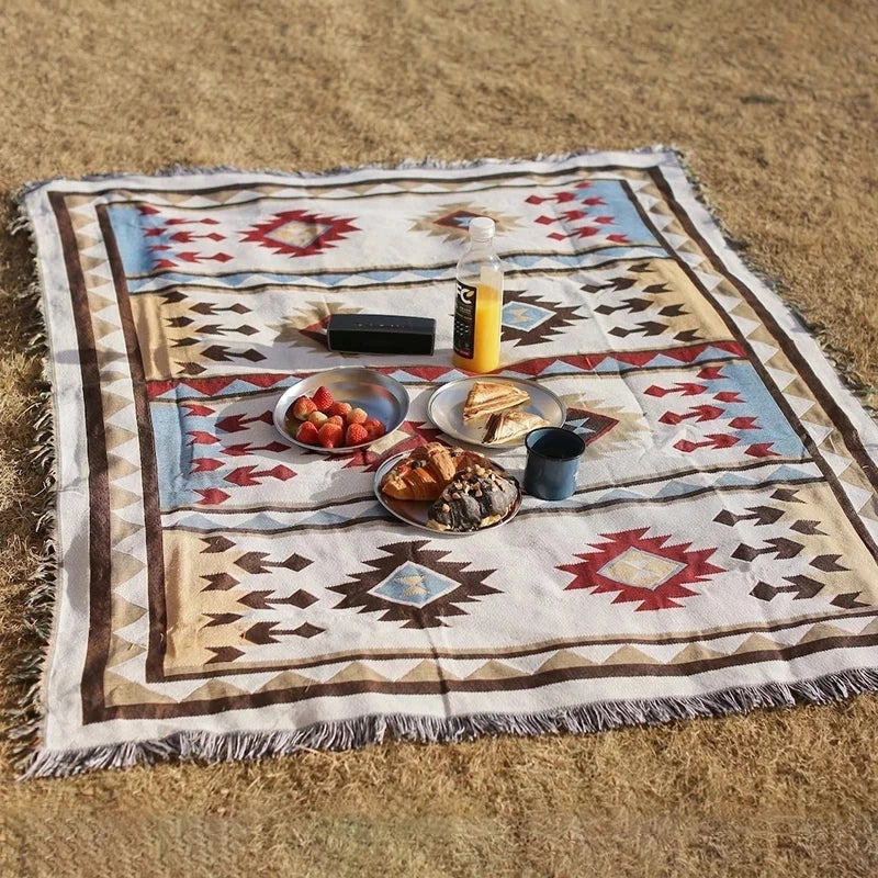 Cozy Geometric Cotton-Linen Blanket for Outdoor Adventures and Pet Lovers
